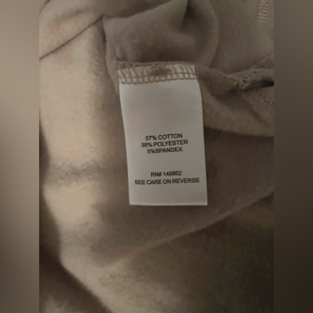 EUC Fleece V-Neck Sweatshirt. Size 00. - Picture 4 of 9